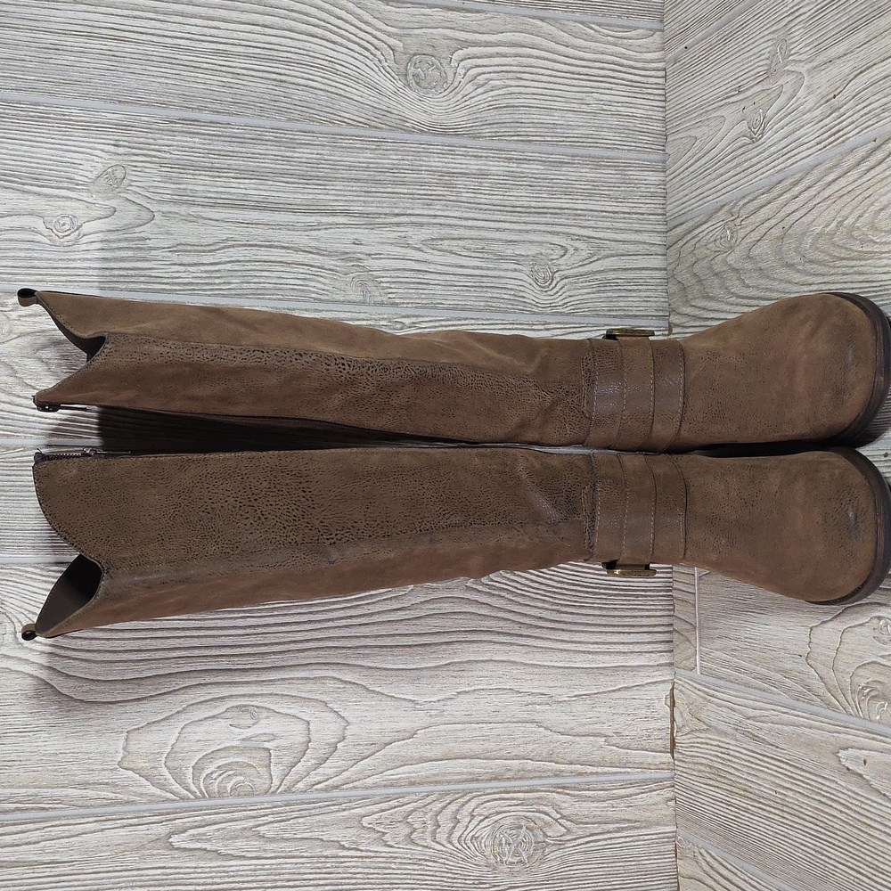 Crown Vintage Tan Suede Knee-High Heeled Boots - Picture 3 of 14